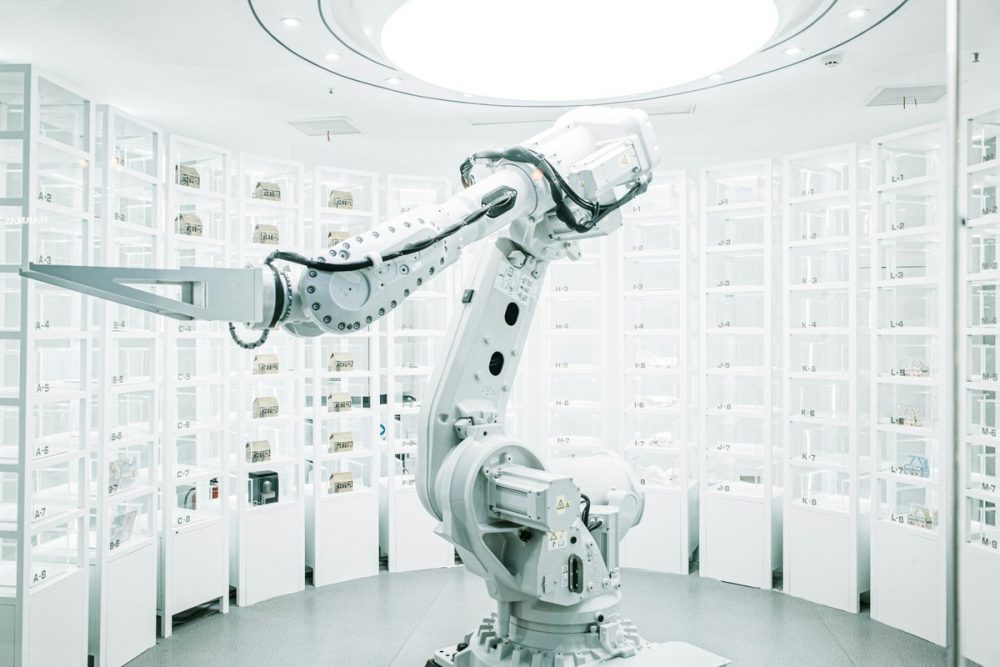 Die Casting Robot Housings: What Changes When You Move From Billet